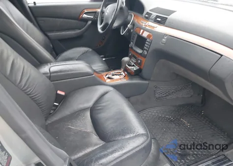 2006 Mercedes-Benz S 430 4Matic z USA, uszkodzony, nr VIN WDBNG83J66A469924